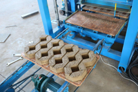 Machine automatique de fabrication de blocs de béton QTJ4-25C, machine à blocs creux en cendres volantes