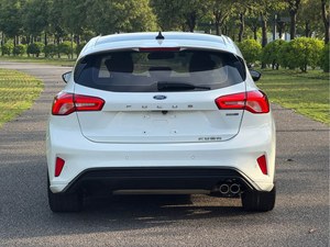 Auto Usate <span class=keywords><strong>2022</strong></span> <span class=keywords><strong>Ford</strong></span> Focus Berlina Hatchback EcoBoost 180 ST-Line Sport Turbo Guida a Sinistra - Product Image 5