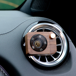 En stock, livraison directe disponible. Diffuseur d'huiles essentielles pour voiture/enregistreur vinyle à ventilation, en bois de noyer noir massif. - Product Image 3