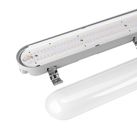 Lampe à LED étanche IP65 de type Batten avec capteur micro-ondes, télécommande, temps d'urgence de 3 heures, homologuée CB CE, éclairage industriel