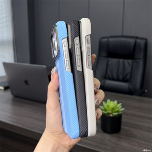 เคสคุณภาพสูงสำหรับ iPhone 18 Pro Max ลายคาร์บอนไฟเบอร์, เคสบางทำจากอะรามิดคาร์บอนไฟเบอร์ 100% สำหรับ iPhone 18 Pro - Product Image 3