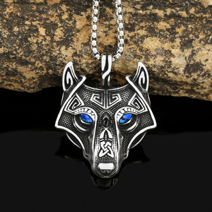 Yunnique-collar con colgante de cabeza de lobo vikingo de acero inoxidable con ojos azules para hombre, joyería de regalo - Product Image 1