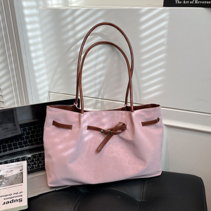 Nouveautés 2026 : Sac à main pour femme, de niche, haut de gamme, tendance et polyvalent, avec bandoulière, poignée supérieure et élégant design croisé - Product Image 3