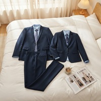 Blouses de Chef Professionnelles Unisexe en Polyester Tricoté à Manches Courtes avec Boutons, Personnalisables/OEM, pour Restaurants et Bars (Vente en Gros)