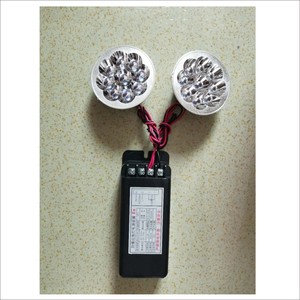 Fuente de Alimentación de Luz de Emergencia a Prueba de Explosiones, LED 52 T4 Nema 4X, Garantía de 3 Años - Product Image 1
