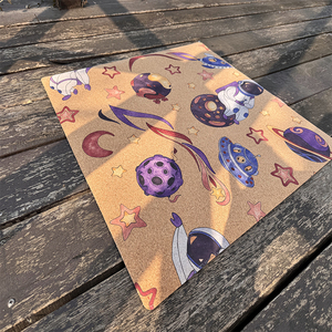 Tapis de yoga en liège personnalisé OEM, options de logo sérigraphié et gravé au laser, impression haute saturation des couleurs, matériau écologique et adapté aux bébés - Product Image 6