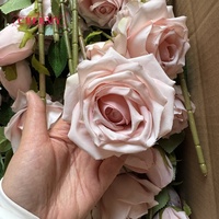 Rose artificielle rose clair à plusieurs têtes en tissu de soie, vente en gros d'usine DC314, pour décoration de mariage et de maison