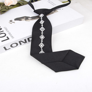 Corbata de cadena con diamantes negros para mujer, estilo preppy sin nudos, accesorio para camisa de estilo japonés - Product Image 4