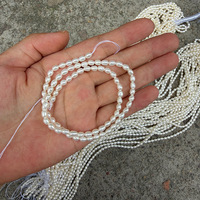 Perles de riz en nacre d'eau douce naturelle sans noyau, allongées de 39 cm à 40 cm, environ 75 perles par brin, taille des perles de 3,5 à 4 mm
