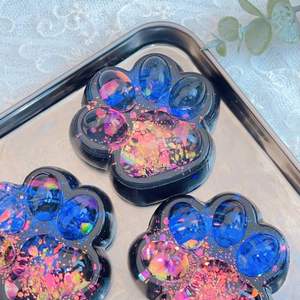 Jouet anti-stress en silicone en forme de patte de chat à paillettes, coloré, nouveauté, jouet sensoriel pour soulager l'anxiété - Product Image 1
