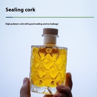 Mini bouteilles en verre de haute qualité pour l'aromathérapie de parfum de liqueur de whisky de vodka avec des bouchons de liège-50ml 100ml 150ml 200ml