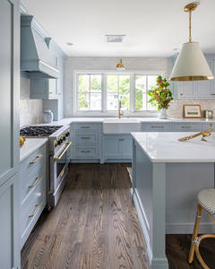 خزائن أثاث مطبخ خشبية من الخشب الصلب بتصميم عصري فاخر ولون فاتح - Product Image 2