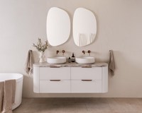 Mobile Bagno Sospeso in Compensato con Specchio Smart e Lavabo in Ceramica, Dimensioni e Colore Personalizzabili per Progetti Alberghieri