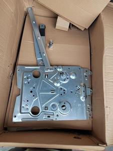 <span class=keywords><strong>Sinotruk</strong></span> HOWO 70 टन ट्रक howo केबिन स्पेयर पार्ट्स WG1664330403 Howo खिड़की नियामक - Product Image 3