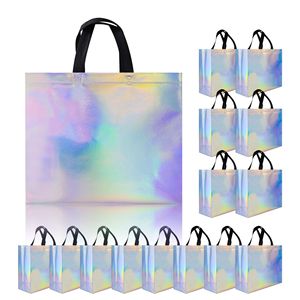 Bolsas de regalo navideñas coloridas hechas a medida, de tela no tejida holográfica con asas negras para ropa, uso promocional ecológico. - Product Image 5