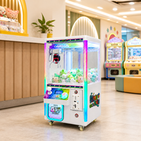 Machine à griffes compacte avec armoire RGB empilable et panneaux d'affichage personnalisés pour petites installations d'arcade