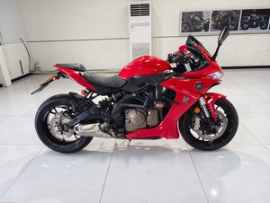 Moto Super Sportive QJMOTOR SRK600 Sword Edition 600cc à Refroidissement Liquide, Quatre Cylindres en Ligne, Suspension ABS, Excellent État - Product Image 2
