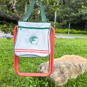 Cesta de almacenamiento cuadrada compacta Silla plegable portátil con bolsa de tela Oxford Taburete de pesca - Product Image 1