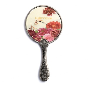 Espejo de Bolsillo Metálico de Estilo Clásico con Logotipo Personalizado y Adhesivo Epóxico, Disponible en Stock - Product Image 4