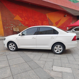 <span class=keywords><strong>Skoda</strong></span> Rapid 1.6L Automatica 5 Posti Usata del <span class=keywords><strong>2015</strong></span>, Hatchback Nera con Motore Affidabile, Bagagliaio Espandibile, Carrozzeria Rigida e Interni in Pelle - Product Image 6