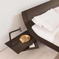 Vente en gros de chambre à coucher d'hôtel lit King Size de luxe rembourré avec table de chevet ensemble de lits doubles Queen en bois massif moderne
