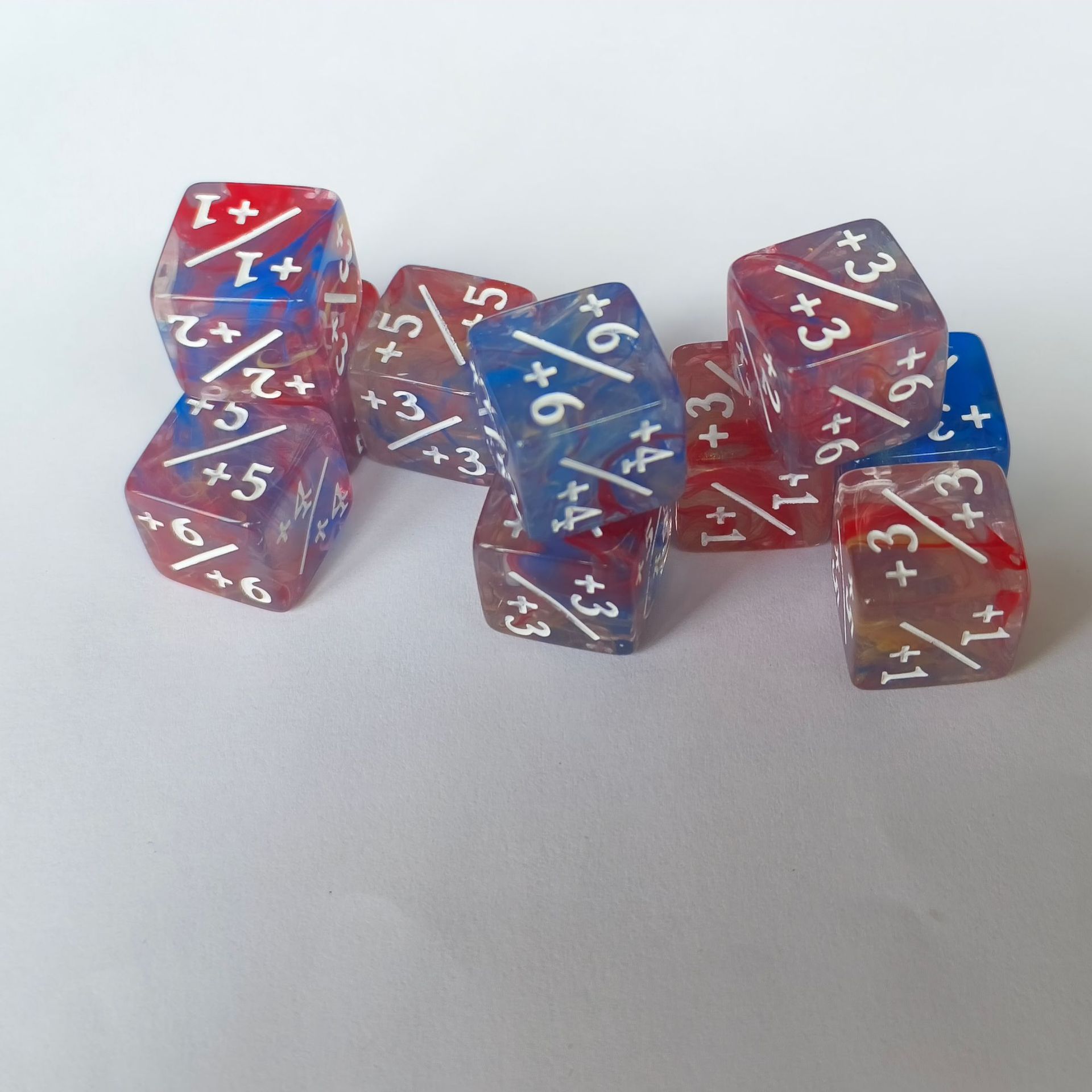Marbre brossé rouge et bleu