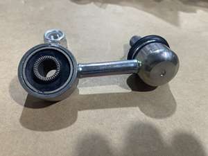 人気商品 4056A198 サスペンションスタビライザーバーリンク FR 三菱 L200 トライトン ストラーダ パジェロ モンテロ スポーツ 2.4D 2.5D 対応 - Product Image 2