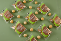Noix de macadamia enrobées de wasabi, torréfiées à sec, source de fibres, sans gluten et certifiées non-OGM