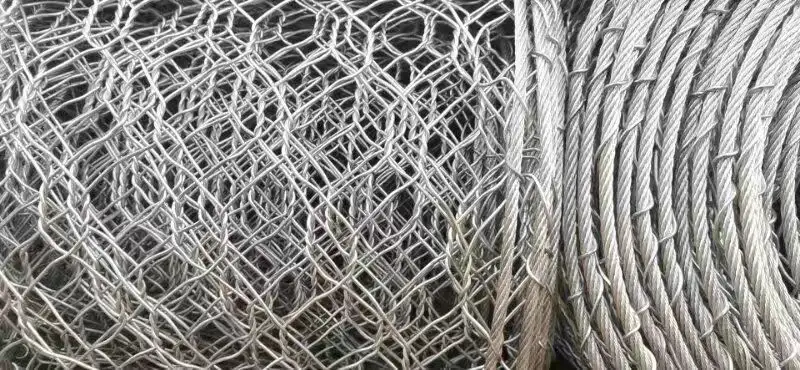 Yüksek sertlik çift büküm altıgen çelik tel örgü kablo halatlar eğim kaya düşmesi koruma sistemi