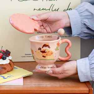 แก้วเซรามิคพร้อมฝาและช้อนลายการ์ตูนสำหรับใช้ที่บ้าน ที่ทำงาน หรือใช้สำหรับมื้อเช้า ลาย Good Times แก้วเดี่ยว รุ่น October Something - Product Image 3