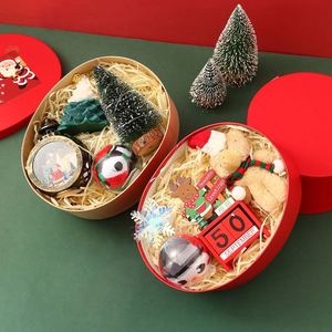 Coffrets Cadeaux Créatifs Incluant Poupées, Gants, Chaussettes - Cadeaux Populaires pour la Veille de Noël et Souvenirs - Product Image 6