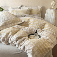 Ensemble de quatre pièces en fourrure de lapin, mousse de lait, draps, taies d'oreiller, ensembles de housses de couette