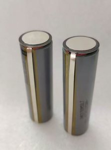 Batería Queenbattery 21700 3.6V 3.7V QB18650 5000mAh 14A con Protección Superior (PCB) para Linterna, Certificación KC/CE, 6 Meses de Garantía - Product Image 1