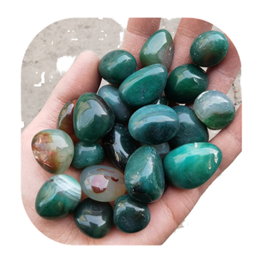 Vente en gros de cristaux polis de 20-30 mm, pierres de guérison, chrysoprase verte, forme libre, boule sculptée - Product Image 1