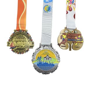 เหรียญรางวัลกีฬาธีมรางวัลกีฬา ทำจากโลหะผสมสังกะสีเคลือบทอง ชั้นที่ 1 พร้อมเทคนิคการเคลือบสีแบบอ่อน สำหรับผู้ชนะรางวัลกีฬา - Product Image 1