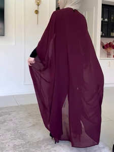 Abaya asymétrique moderne Loriya avec tissu respirant et détail latéral unique, robe longue pour femmes - Product Image 3