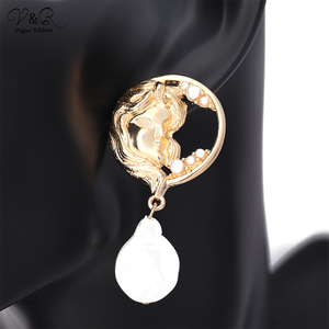 V & R regalo plata <span class=keywords><strong>de</strong></span> la placa <span class=keywords><strong>de</strong></span> oro figura cara aros pendientes <span class=keywords><strong>de</strong></span> perlas <span class=keywords><strong>de</strong></span> agua dulce pendientes <span class=keywords><strong>de</strong></span> gota para las mujeres - Product Image 5