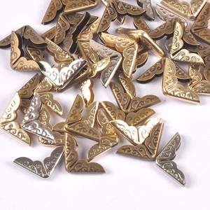 Angolari Protettivi in <span class=keywords><strong>Metallo</strong></span> Anticato per Copertine di Libri e Quaderni, Angoli Metallici per Libri, Mini Angolari Protettivi per Menù e Borse, Fai da Te Scrapbook - Product Image 4