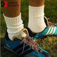 Fabrication en vrac Chaussettes pour hommes Chaussettes classiques à aiguilles Chaussettes blanches de haute qualité pour hommes