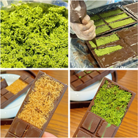 Venta al por mayor de estilo de Dubái con sabor a chocolate patrón de granos piezas y barras de forma sólida Venta caliente dulces galletas nueces aperitivos