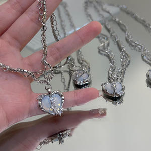 Collar con Colgante de Corazón de Circonita de Cristal para Mujer, Moda Dulce, Collar de Clavícula Asimétrico con Estrella - Product Image 3