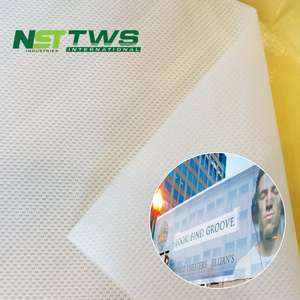Bâche enduite de PVC souple à impression flexible 130-1300GSM blanche personnalisée maille tissée en polyester pour bannière publicitaire - Product Image 1