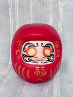 Figurines en bois gravées personnalisées faites à la main, figurines de Bodhidharma, chat porte-bonheur Maneki Neko, cadeau écologique, décoration de la maison