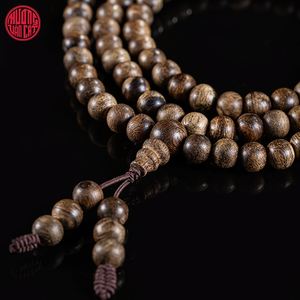 Rosario Artesanal de Agarwood Oscuro Malayo, 108 Cuentas de 7mm, 20.4g, Madera de Alta Densidad, Pieza de Joyería de Oud Premium - Product Image 2