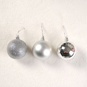 Ensemble de boules de Noël en plastique de haute qualité, rouge et or, 6 cm, réutilisables, écologiques, décorations suspendues pour fêtes - Product Image 3