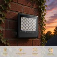 Reflector Solar LED con Control Remoto, Sensor de Movimiento, Regulable, 50W OUTLUX T001 IP65 con Certificado CB