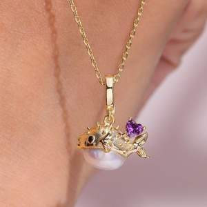 Collar con Colgante de Pez Lindo de Perla Natural del Océano WENCHI, 150 g - Product Image 1