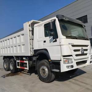 Camion à benne basculante <span class=keywords><strong>Sinotruk</strong></span> <span class=keywords><strong>Howo</strong></span> 6x4 d'usine chinoise directe 371HP 375HP camion lourd diesel à benne basculante direction à gauche état neuf à vendre - Product Image 3