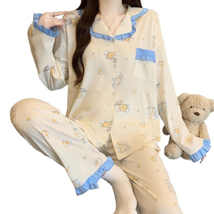 Venda por Atacado de Pijamas Femininos Estilosos: Conjuntos de Loungewear de Manga Longa com Estampa de Desenhos Animados para o Outono - Product Image 1