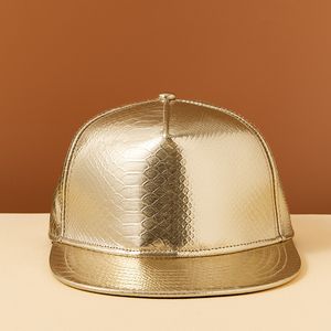 Gorra de béisbol de piel sintética personalizada de 5 paneles con logotipo, sombrero con Parche de goma con borde perforado y agujero perforado cortado con láser - Product Image 3